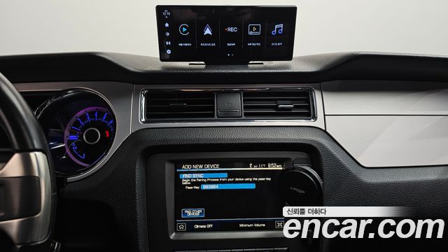 Ford Mustang 2013 — photo 13
