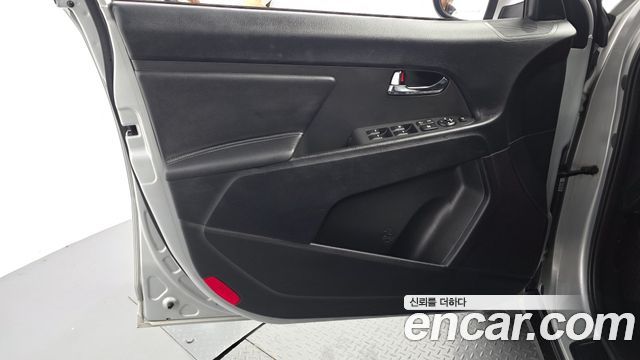 Kia Sportage 2012 — photo 14