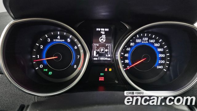 Hyundai AVANTE 2016 — photo 11