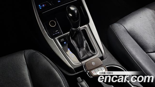Hyundai AVANTE 2016 — photo 12