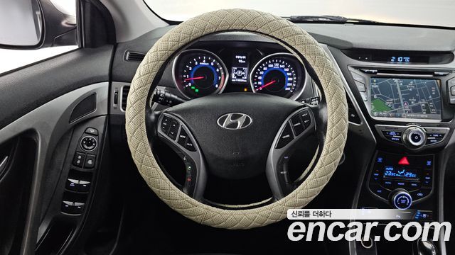 Hyundai AVANTE 2016 — photo 19