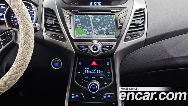Hyundai AVANTE 2016 — photo 23