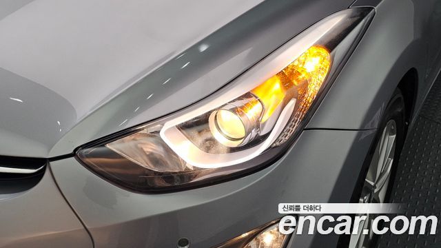 Hyundai AVANTE 2016 — photo 8