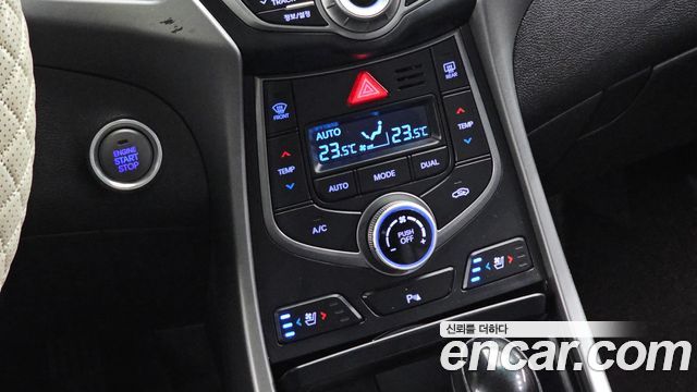 Hyundai AVANTE 2016 — photo 30