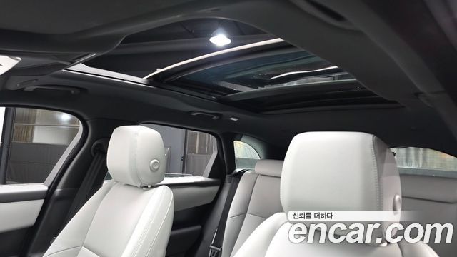 Land Rover Range Rover Velar 2026 — photo 18