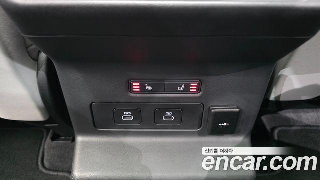 Land Rover Range Rover Velar 2026 — photo 19