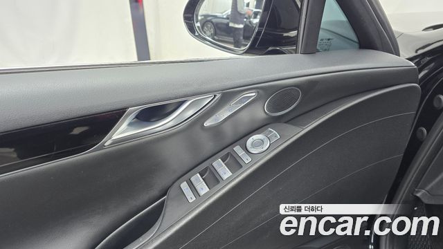Genesis G80 2022 — photo 30