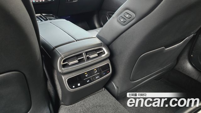 Genesis G80 2022 — photo 32