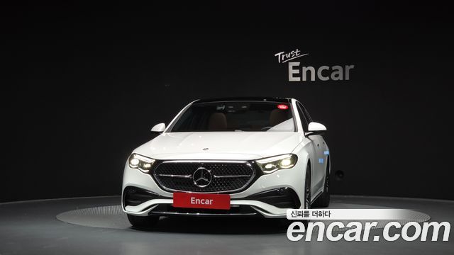 Mercedes-Benz E-Class 2025 — photo 3