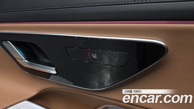Mercedes-Benz E-Class 2025 — photo 24