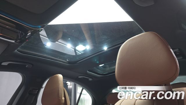Mercedes-Benz E-Class 2025 — photo 25