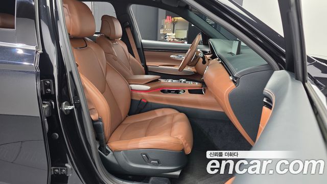 Genesis GV70 2023 — photo 17