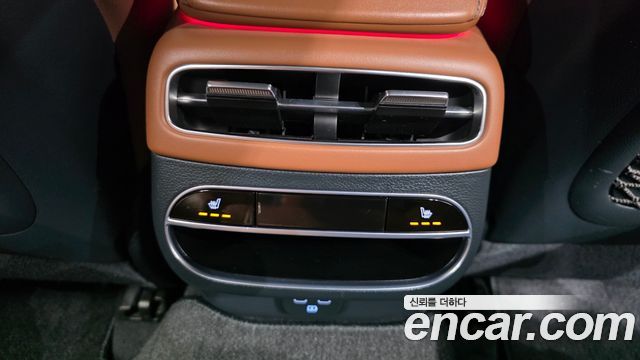 Genesis GV70 2023 — photo 24