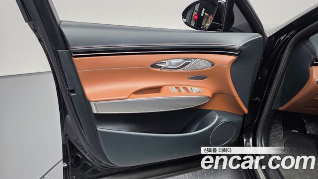 Genesis GV70 2023 — photo 14