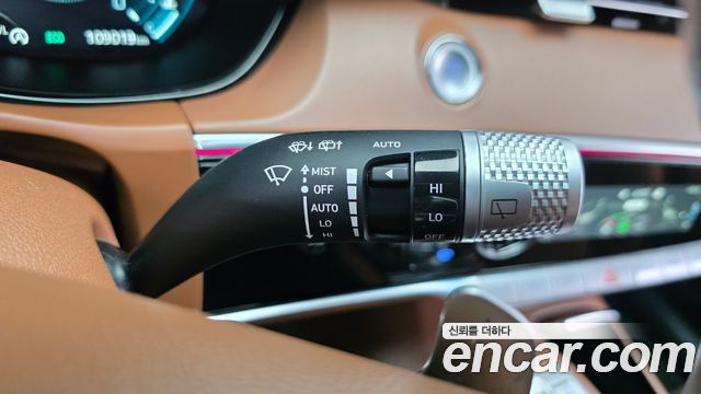 Genesis GV70 2023 — photo 33