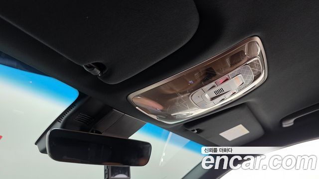 Genesis GV70 2023 — photo 34