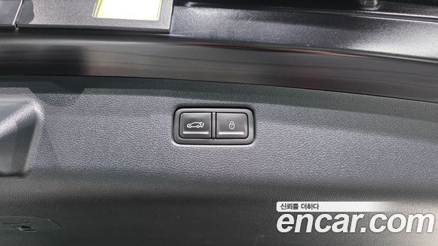 Genesis GV70 2023 — photo 35