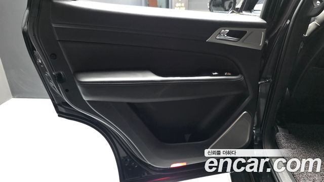 KG Mobility Rexton 2018 — photo 15