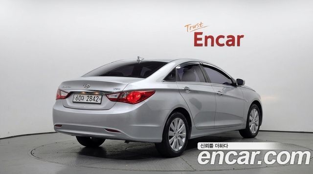 Hyundai Sonata 2011 — photo 2