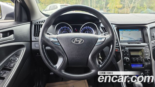 Hyundai Sonata 2011 — photo 13