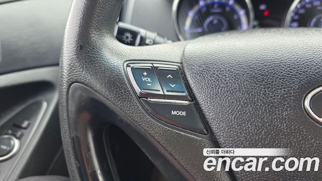 Hyundai Sonata 2011 — photo 15