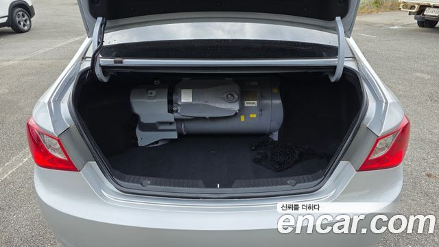 Hyundai Sonata 2011 — photo 17