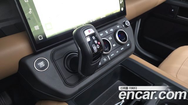 Land Rover Defender 2026 — photo 9