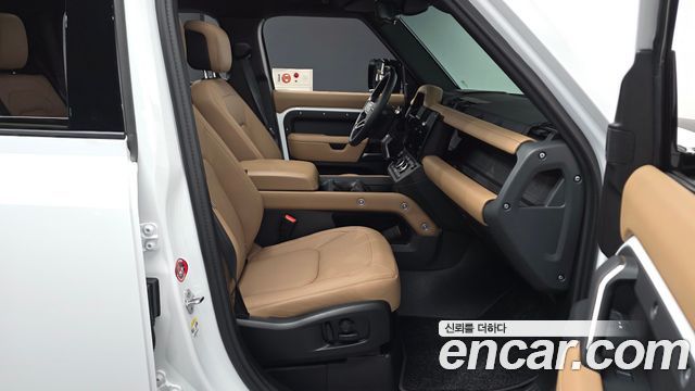 Land Rover Defender 2026 — photo 11