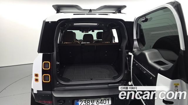 Land Rover Defender 2026 — photo 20