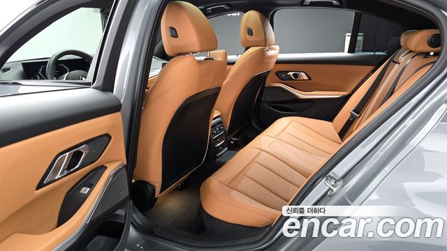 BMW 3-Series 2024 — photo 11