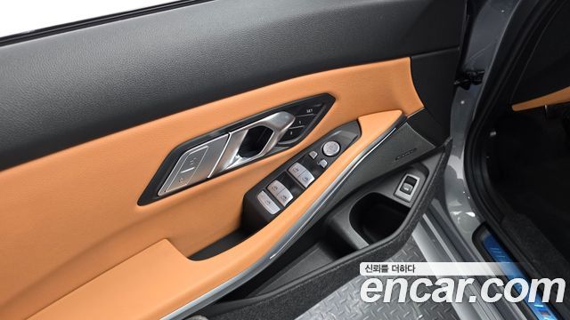 BMW 3-Series 2024 — photo 20