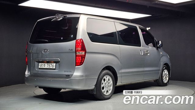 Hyundai Starex 2013 — photo 2