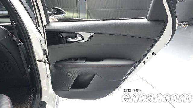 Kia K3 2022 — photo 15