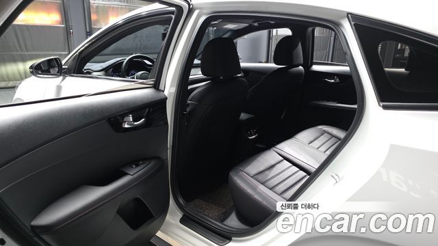 Kia K3 2022 — photo 16