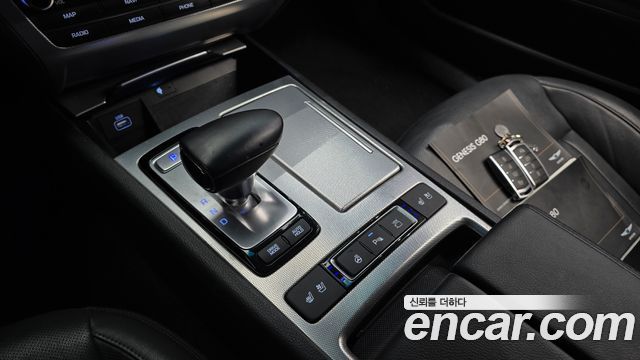 Genesis G80 2019 — photo 12