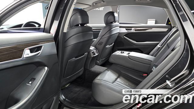 Genesis G80 2019 — photo 17