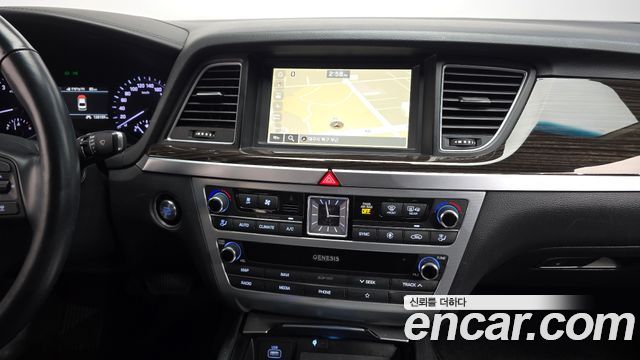 Genesis G80 2019 — photo 19