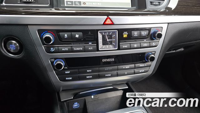 Genesis G80 2019 — photo 21