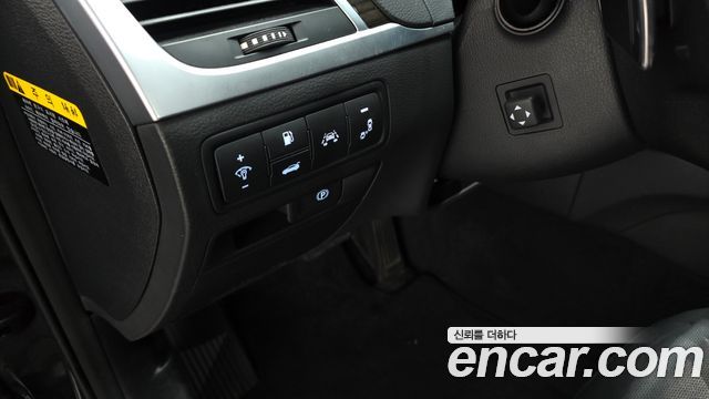 Genesis G80 2019 — photo 26