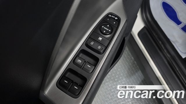 Kia Niro 2023 — photo 28