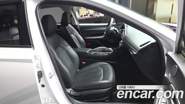 Hyundai Sonata 2023 — photo 17
