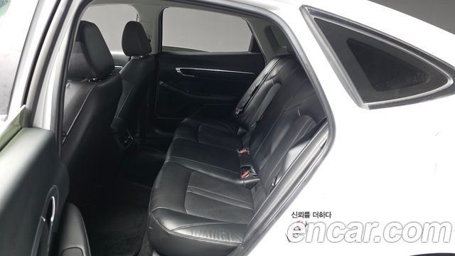 Hyundai Sonata 2023 — photo 16