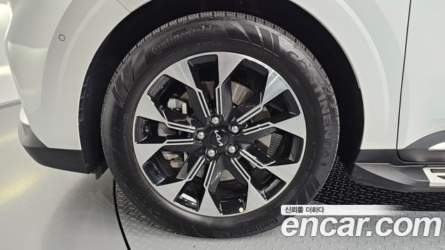 Kia Canival 2023 — photo 5