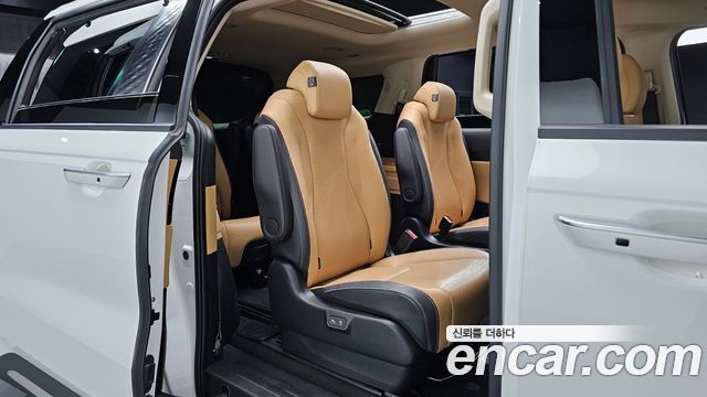 Kia Canival 2023 — photo 17