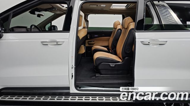 Kia Canival 2023 — photo 18