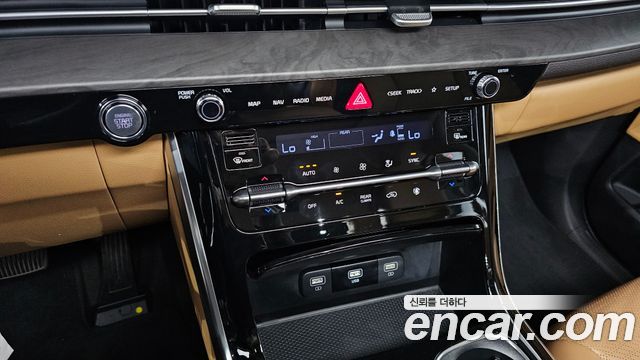 Kia Canival 2023 — photo 26
