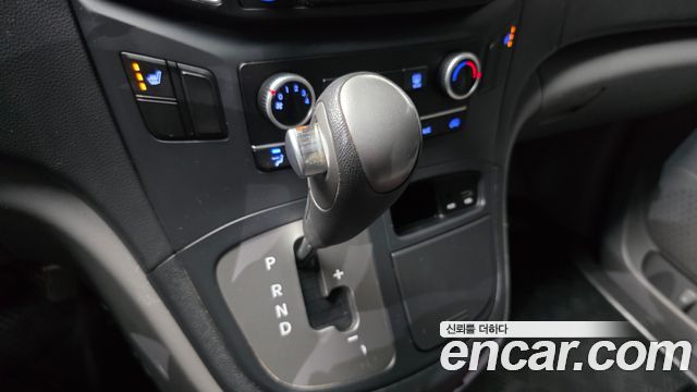 Hyundai Starex 2018 — photo 9