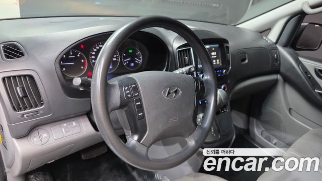 Hyundai Starex 2018 — photo 12