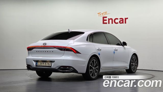 Hyundai Grandeur 2022 — photo 2