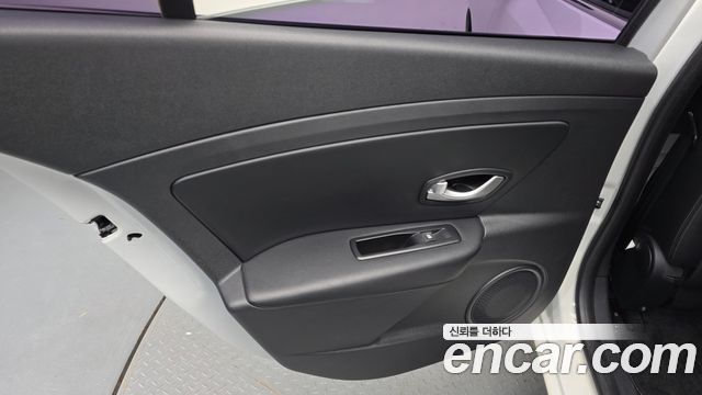 Renault Korea SM3 2016 — photo 15
